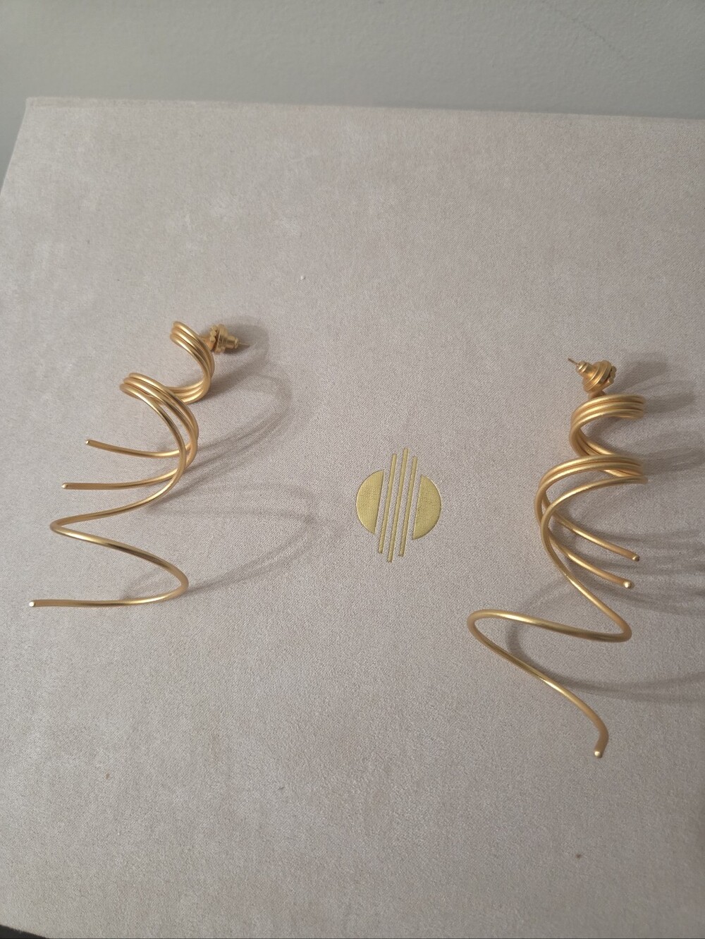 Rumi Khoi Spiral Gold Statement Earrings, BRAND NEW - Picture 2 of 2